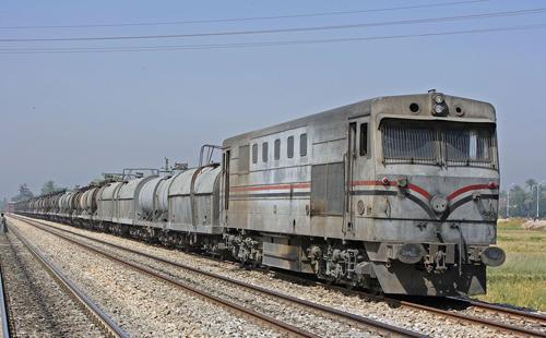 انزلاق عجلات قطار بالزقازيق دون وقوع إصابات