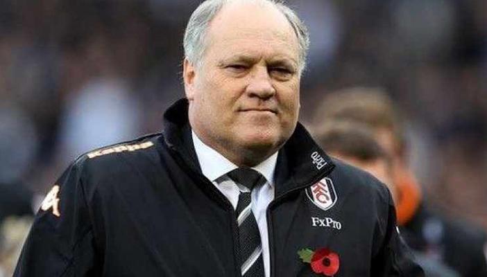 “يول” مدرب الأهلي الجديد يصل القاهرة اليوم