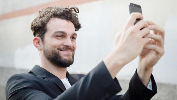 قريبًا.. “السيلفي” بديلًا لكلمة السر عند استخدام “الماستر كارد”