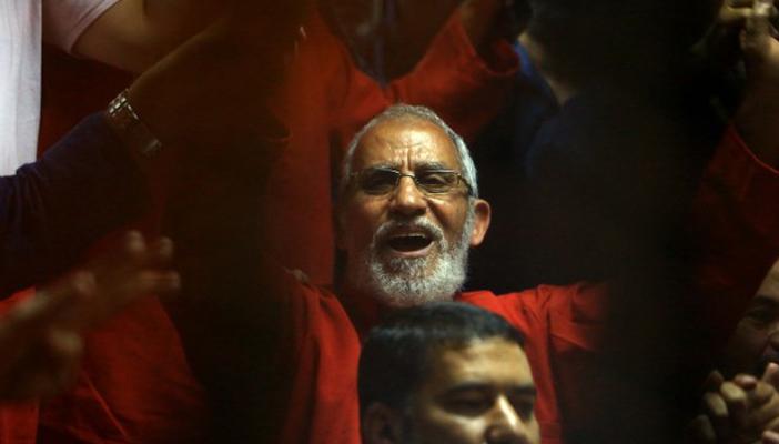 تأجيل محاكمة بديع و104 آخرين في “أحداث الإسماعيلية” لـ6 مارس