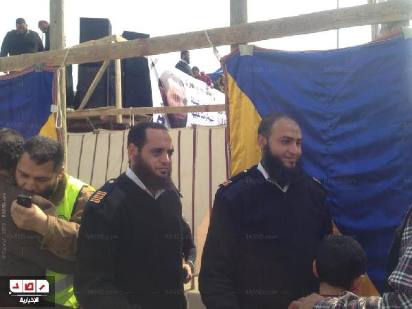 وقفة احتجاجية للضباط الملتحين في ميدان عابدين