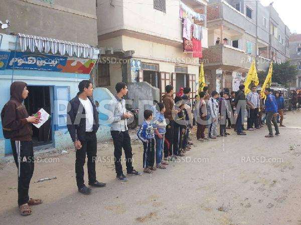 سلسلة بشرية بدمياط رفضا لتأجيل الدراسة