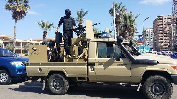 أمن “بورسعيد” يدفع بأسلحة ثقيلة لمواجهة المتظاهرين