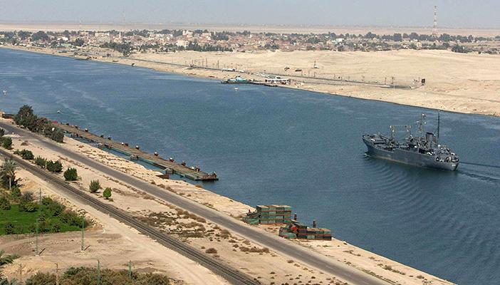 خسائر قناة السويس تتجاوز الخمسين مليون دولار