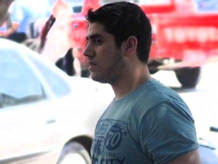 نجل مرسي يطلب تحليل دمه لإثبات تلفيق التهمة