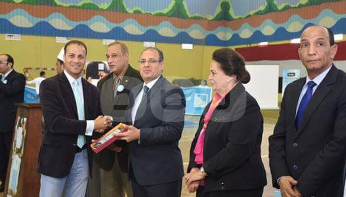 محافظ البحيرة يفتتح حملة “أخلاقنا”.. والأهالي: “هم اللي بوظوا الأخلاق”