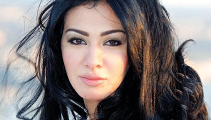 بالفيديو.. والدة ميرهان حسين: “بنتي متربية كويس ومش بتشرب غير البيبسي”