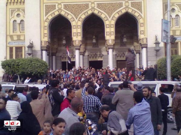 بالصور.. تشييع جنازة ضحية المنصورة