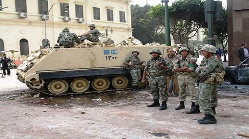 انتشار الجيش بمديرية أمن بورسعيد للفصل بين أهالي المتهمين والأمن