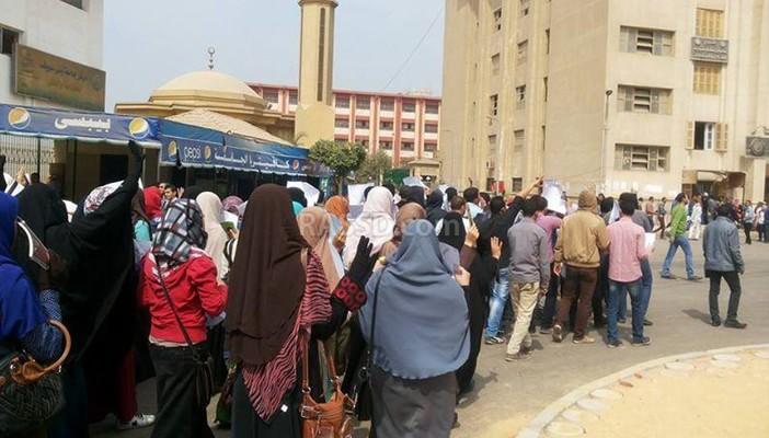 اختطف قوات الأمن الإداري بجامعة بني سويف، منذ قليل، 4 فتيات من داخل ال