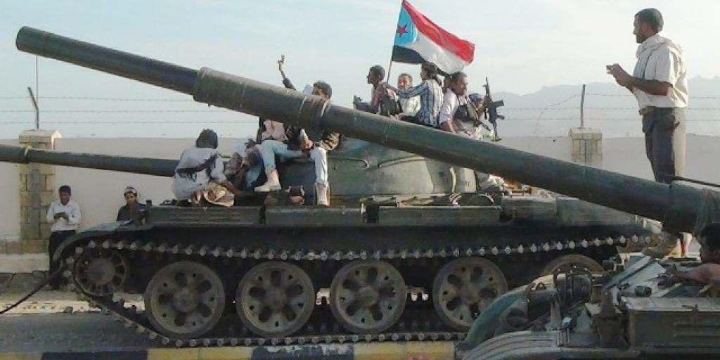 صحفي يمني يكشف لـ”رصد” أسباب تأخر الحسم العسكري لـ”عاصفة الحزم”