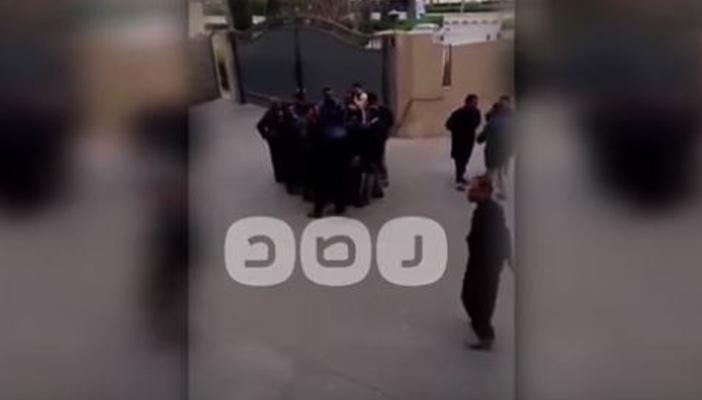 بالفيديو.. عمال “تريدكو” يعتصمون احتجاجًا على تخفيض الأجور