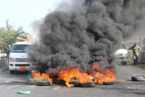 ألتراس أهلاوي يقطع طريق المطار احتجاجا علي زيارة “كيري” لمصر