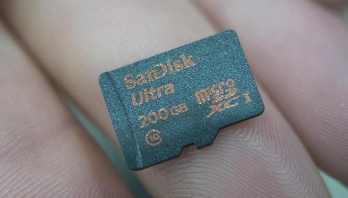 شركة سانديسك:200 جيجابايت لبطاقة ذاكرة “مايكرو إأس دي”