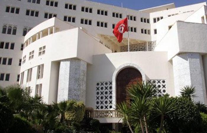 الخارجية التونسية ترفض تصنيف “حزب الله” تنظيمًا إرهابيًا