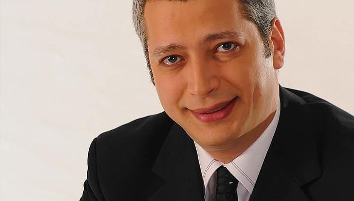 بالفيديو.. تامر أمين: حكومة محلب محتاجة “قلمين” على وشها