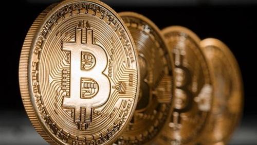 “البيتكوين” أغلى من الذهب.. تعرف على العملة التي تهدد عرش “الأصفر”