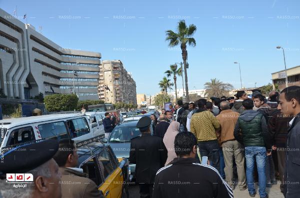 السائقون يحتجون أمام أمن الإسكندرية لنقص السولار