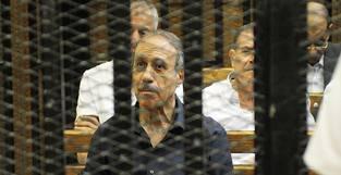 شطب دعوى طرد ابنه حبيب العادلى من شقتها