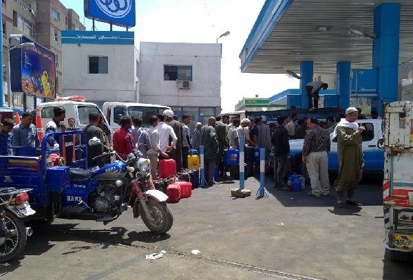 التموين:لجنة لمتابعة الوقود لحظة خروجه من المستودعات حتي وصوله للمحطات