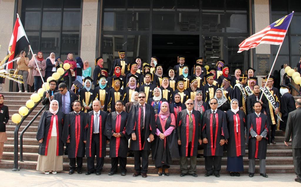 موقع ماليزي: بعد رفض منحهم الإقامة.. مصر ترحل 104 طلاب ماليزيين