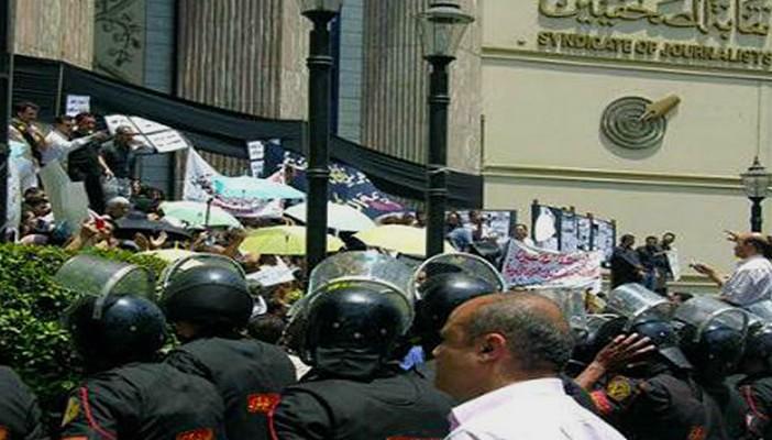 وجود أمني مكثف مع بدء التسجيل في عمومية الصحافيين