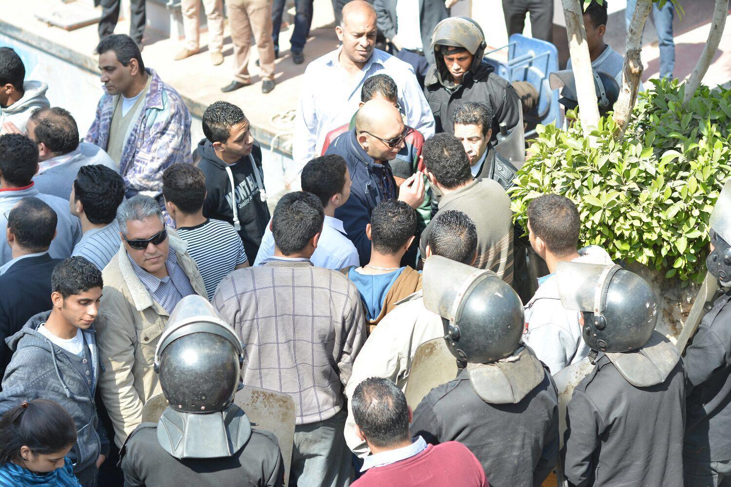 بالفيديو والصور.. الشرطة تهدم ناديًا نهريًا بالزمالك وتشرد 1000 عامل