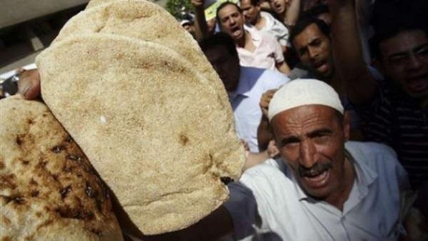 هل  يثور المصريون مجددًا بسبب “الخبز”؟