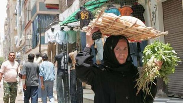 ممبار ومحلول ورغيف.. ثلاث مصائب تهبط على المصريين في أربعة أيام