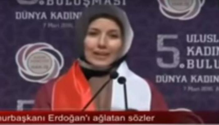 بالفيديو.. في يوم المرأة العالمي.. دعاء مؤثر من “تركية” يبكي أردوغان