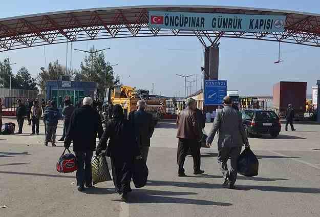 تدفق اللاجئون السوريون عبر “أنوجوبنار” عائدون إلى حلب