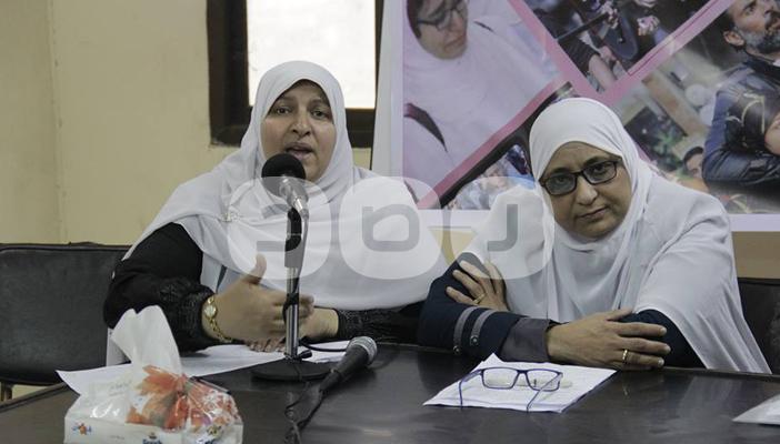 بالصور.. حقوقيون: النظام في مصر ساوى بين الرجل والمرأة في القمع