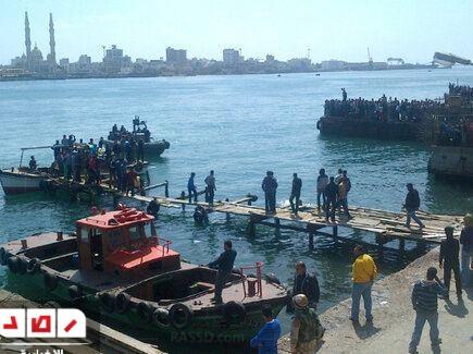 البحرية تسيطر علي “قناة السويس” بعد محاولة متظاهرين إغلاقها