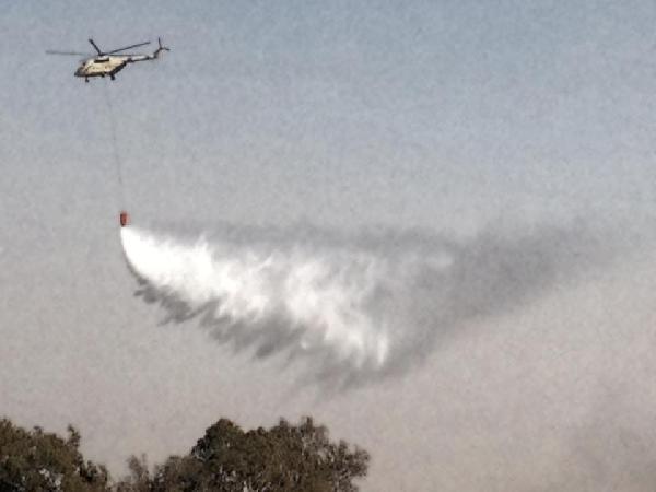 السيسي يدفع بطائرتين عسكريتين لإطفاء حريق إتحاد الكرة