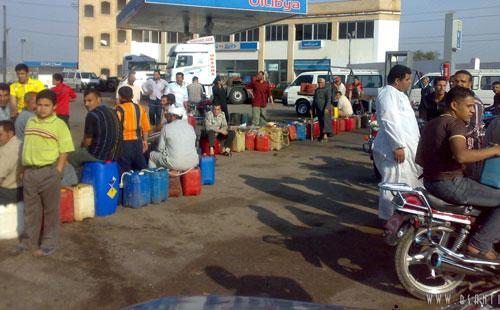 استمرار أزمة السولار في دمياط وتكدس مروري بالطريق الزراعي