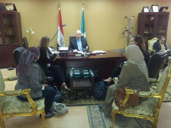 محافظ الشرقية لـ البعثة الأوروبية:مصر لا تحتاج إلي رقابة علي الانتخابات