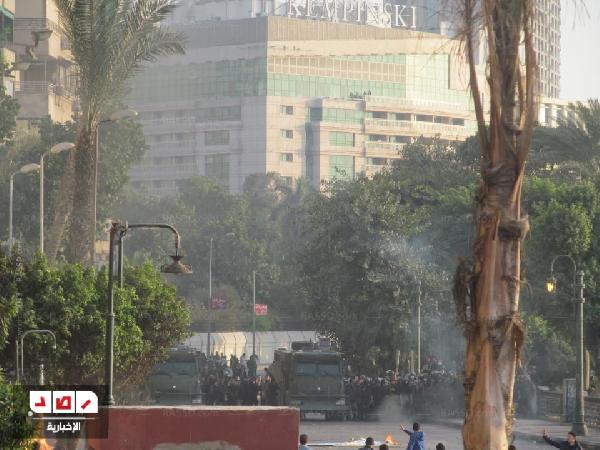 تجدد الاشتباكات على كوبري قصر النيل.. وشلل مروري في محيط الكورنيش