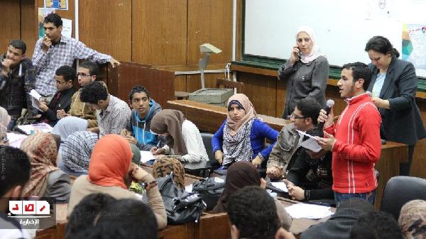 مناظرة بين الأسر الطلابية المرشحة للانتخابات بـ”اقتصاد وعلوم سياسية”