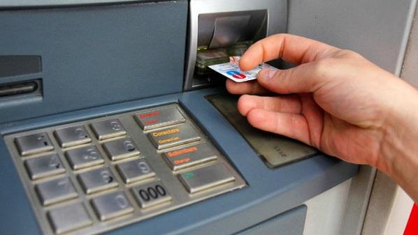 “ودائعك في خطر”.. تحذيرات دولية من الادخار في بنوك مصر