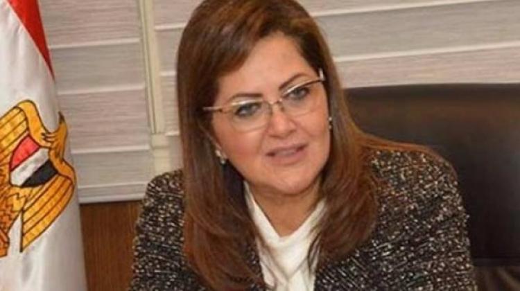 أول تعليق لوزيرة التخطيط بعد ضبط مدير المشتريات متلبسًا برشوة