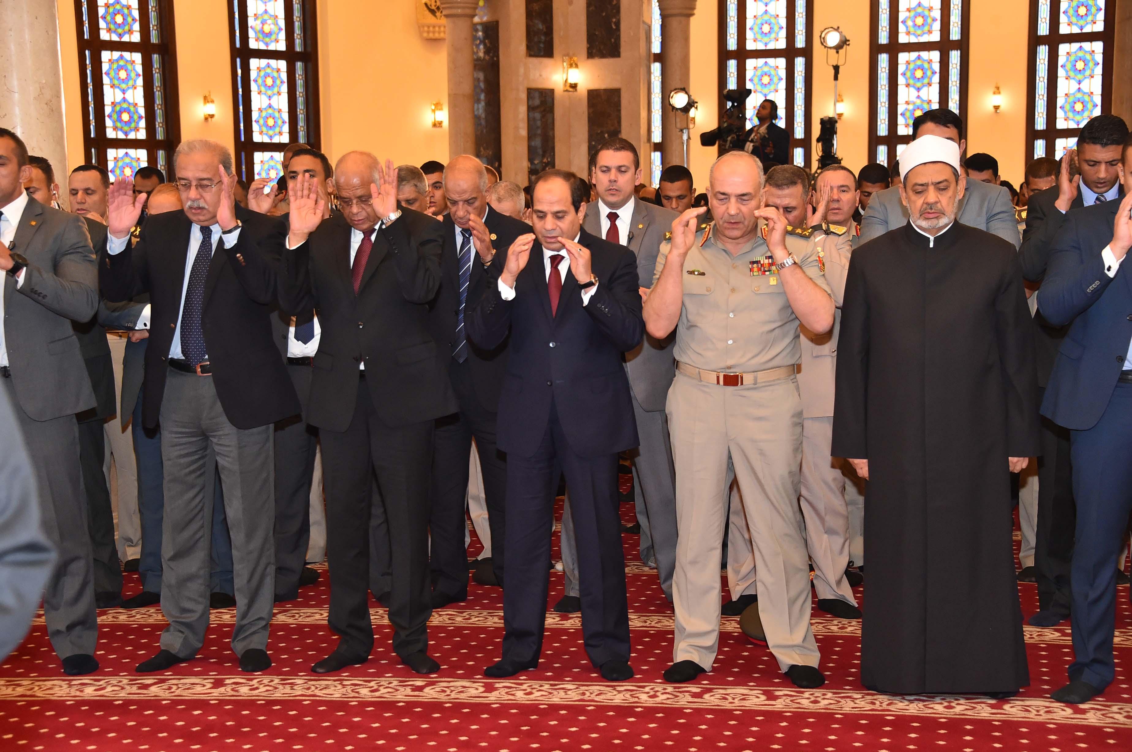 ثلاثة أسباب جعلت “مسجد المشير” الملاذ الآمن لصلاة السيسي