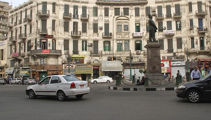 الأحد.. تطبيق حظر انتظار السيارات بـ”عبد الخالق ثروت”
