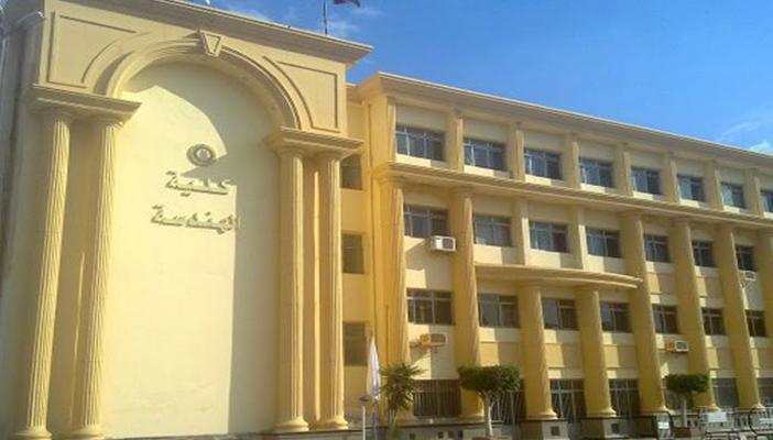 فصل طالب والتحقيق مع 9 آخرين بهندسة المنصورة بسبب “فيس بوك”