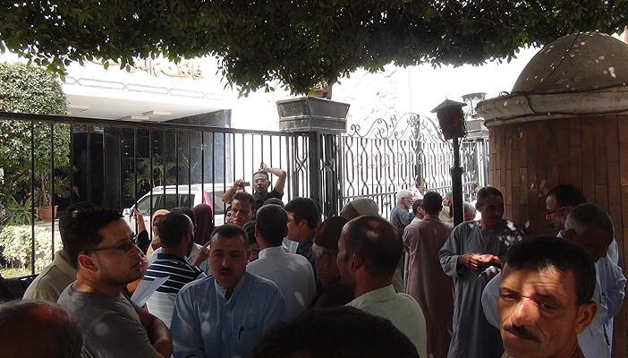 أهالي “الزومل” بالشرقية يتظاهرون بعد اعتداء الغفر على مُسن