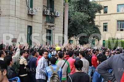 ثلاث مسيرات في جامعة القاهرة للمطالبة بالقصاص لدماء الشهداء