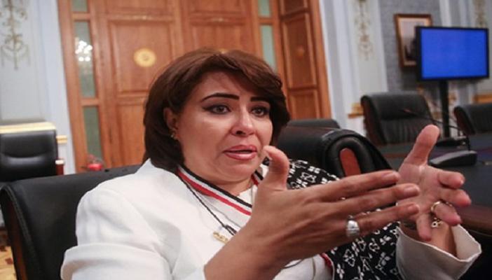 برلمانية تعدد “٢٠ إنجازا للسيسي”.. الأخير: أول رئيس شعبه بيعشقه