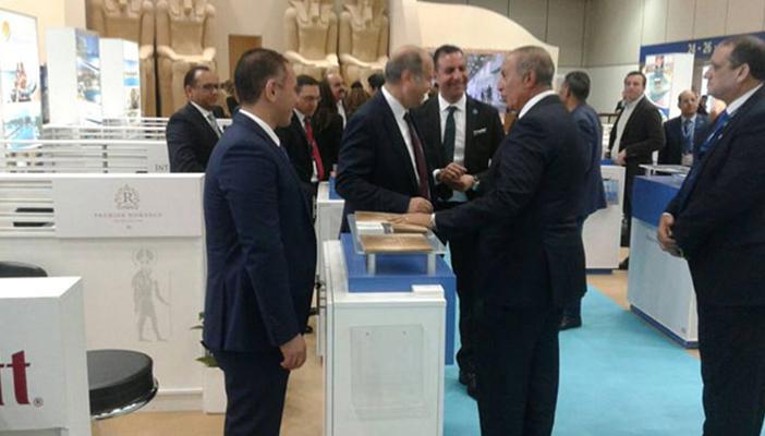 بالصور.. “زعزوع” يعتمد على الراقصات في جلب السياح.. وخبراء: فضيحة