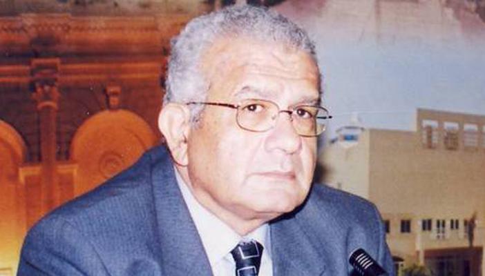 حسني يسأل الزند: لماذا تستدعي شخصية الرسول وتتجاهل السيسي؟