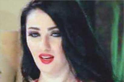 الراقصة جوليا: سنتظاهر ضد مرسي ببدل الرقص قريبا