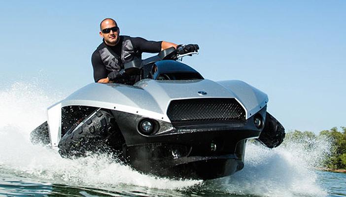 بالفيديو.. هندي يخترع دراجة “برمائية”